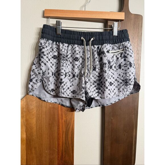 Vuori Grey Shibori Clementine Printed Athletic Lined Running Shorts Size Small - Picture 1 of 4